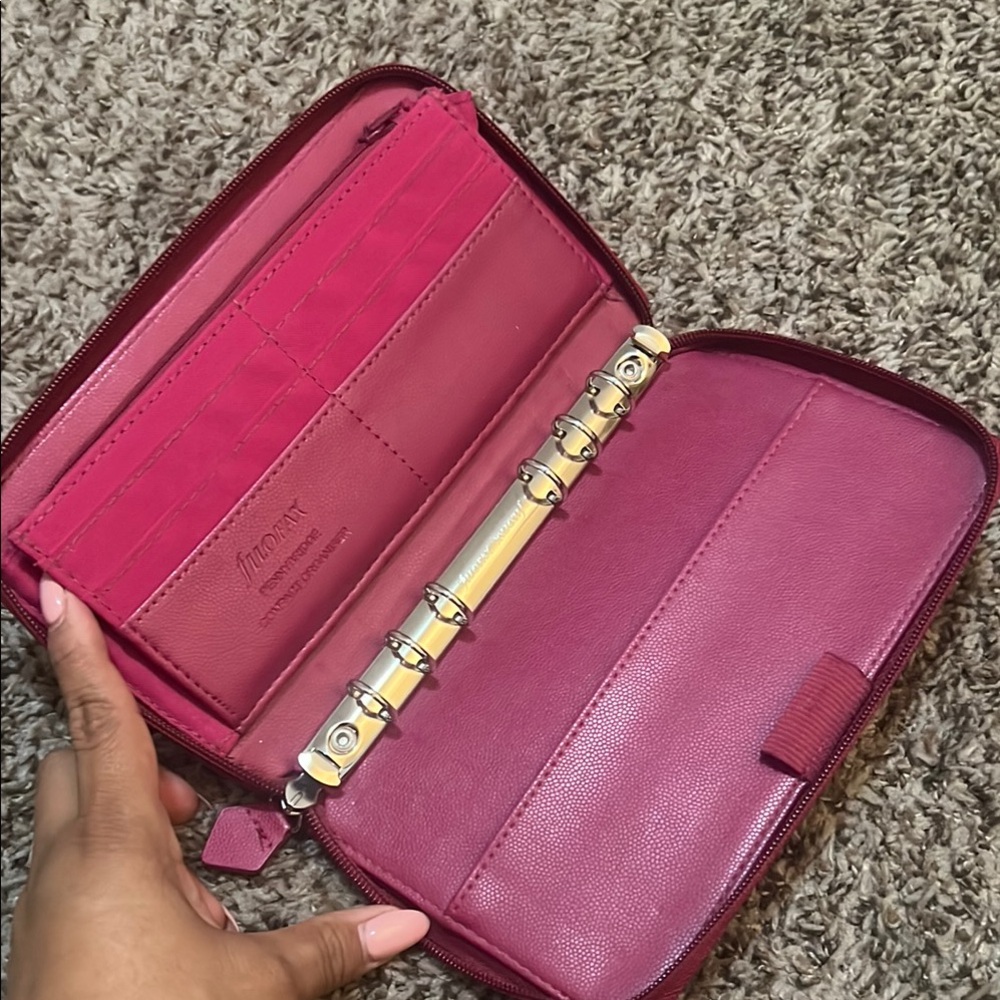 filoFAX Pink Organizer with Card Slots